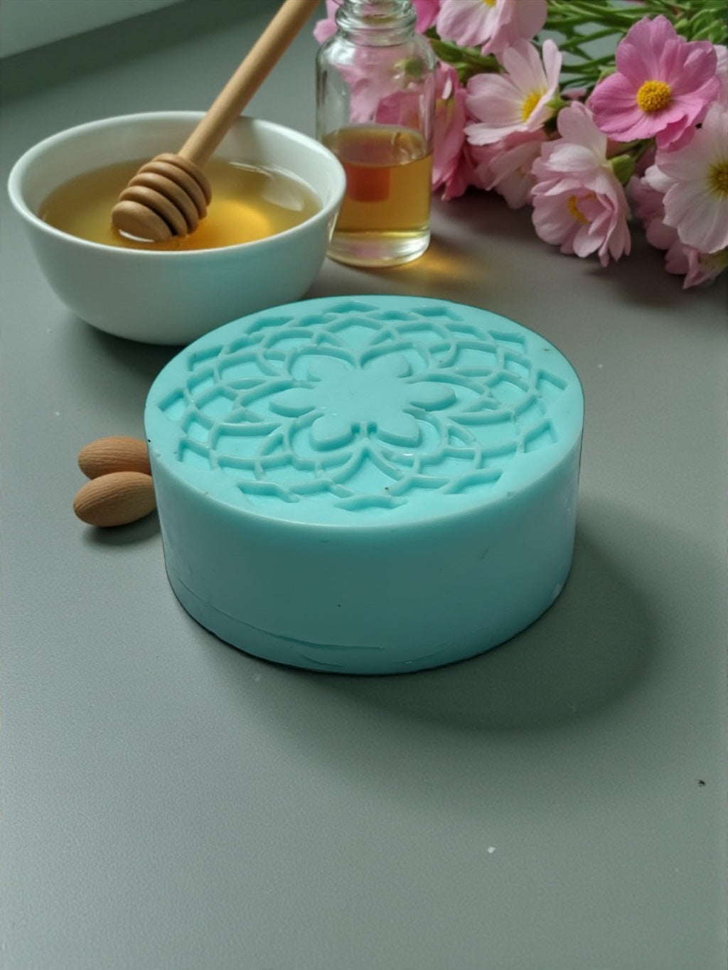 Blue Serenity Bar – Calming Soap with White Clay, Honey & Sweet Almond Oil